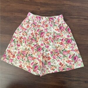 Technics Vintage Floral High-Waisted Pleated Shorts Made in USA Size 12‎